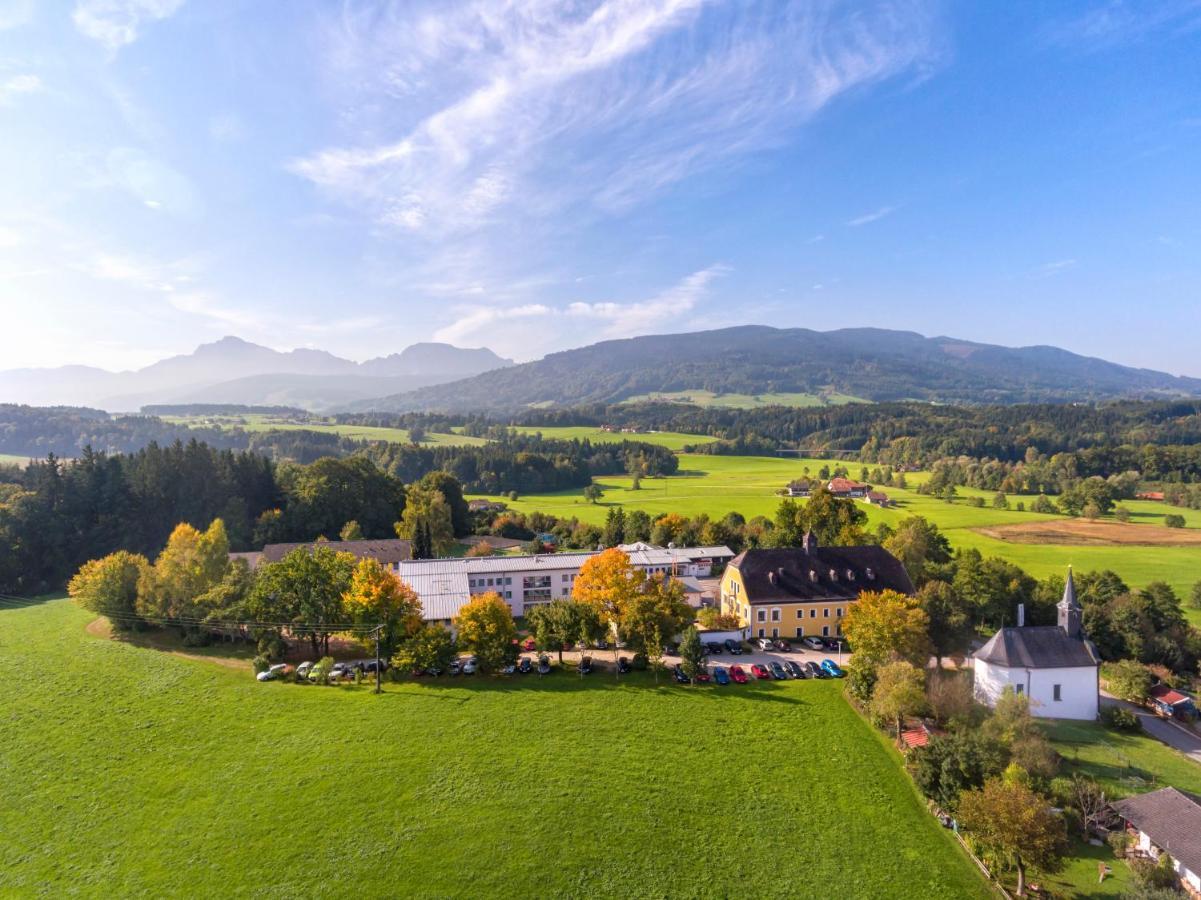 Haus Chiemgau - Kolping-Familienhotel Тайзендорф Екстер'єр фото