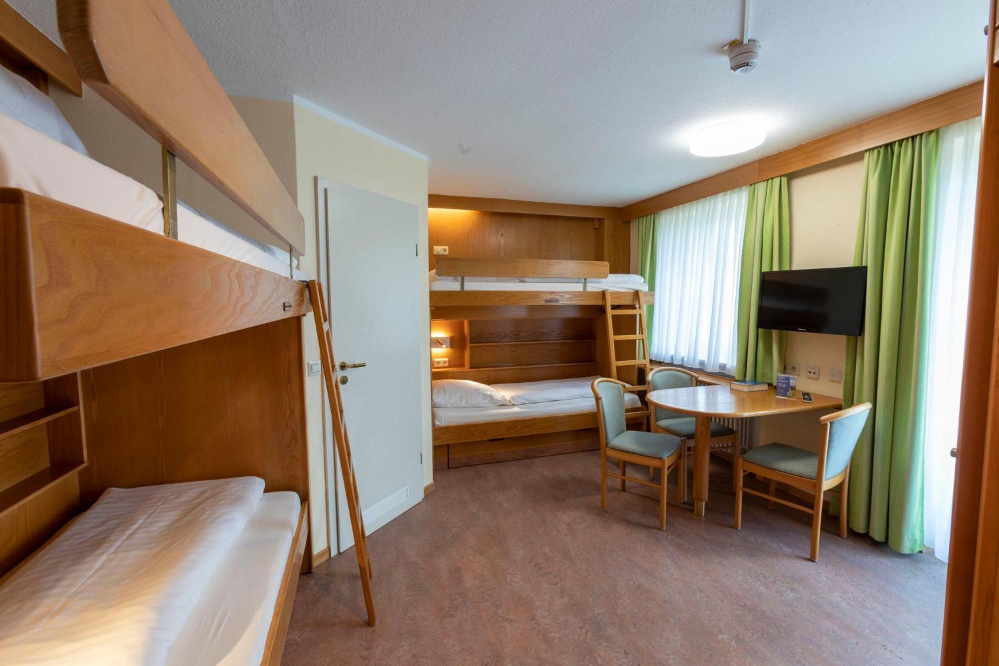 Haus Chiemgau - Kolping-Familienhotel Тайзендорф Екстер'єр фото